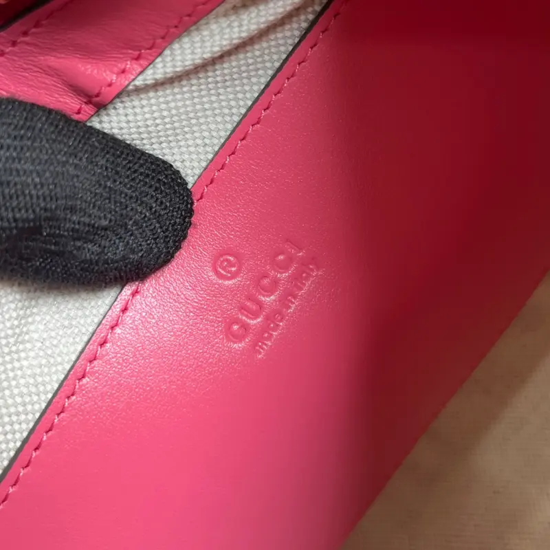 739709 CM 4 High-Quality Bags - Image 8