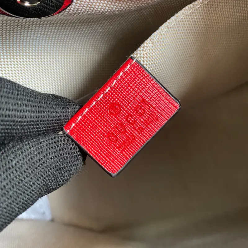 410812 CM 19 High-Quality Bags - Image 8