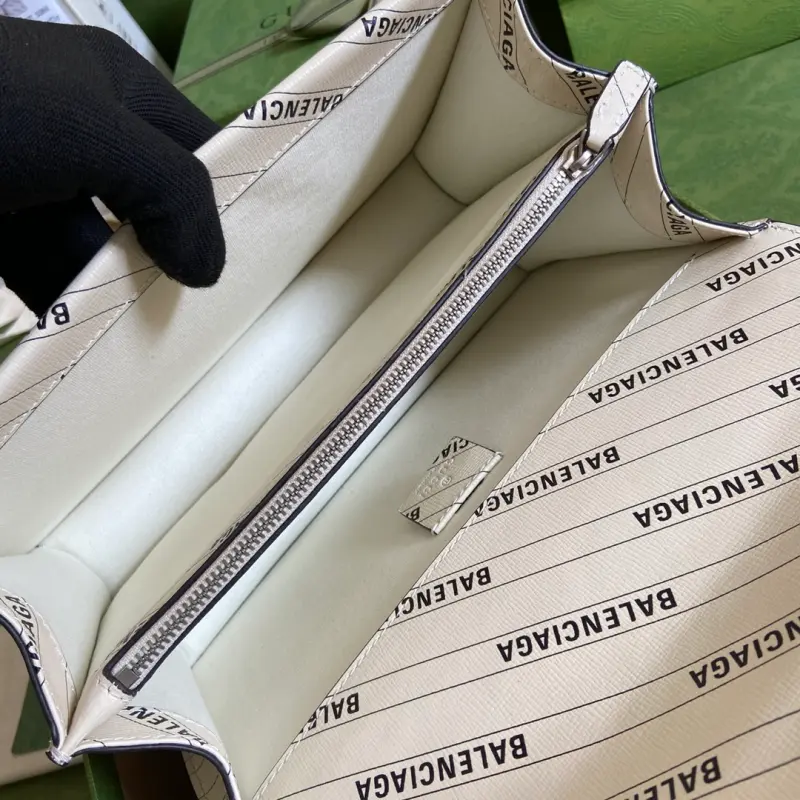 400249 CM 4 High-Quality Bags - Image 8