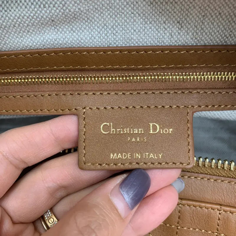 ML261 2 High Quality Bags - Image 8