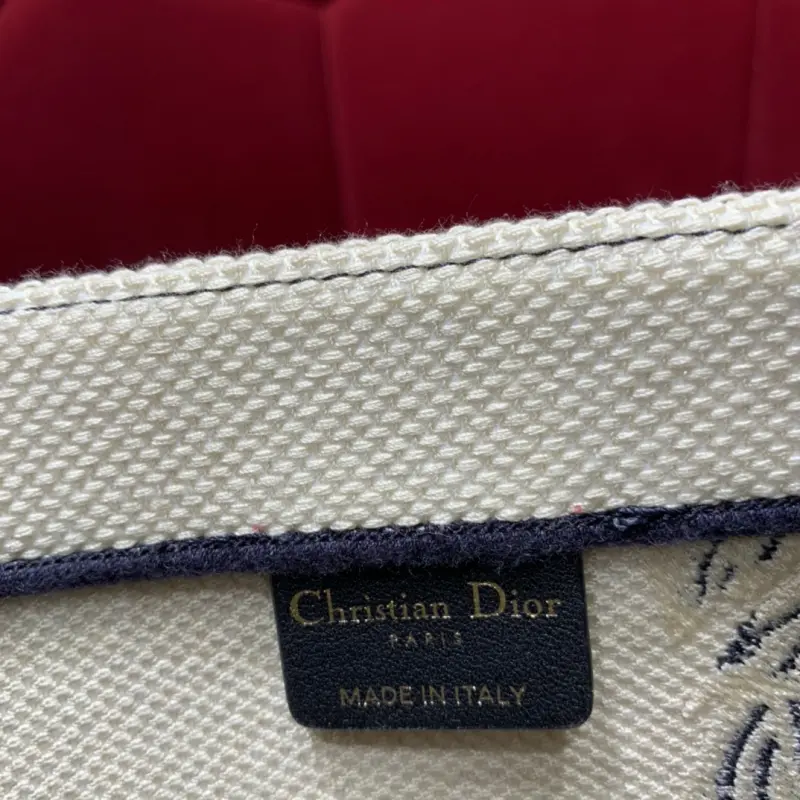 ML166 5 High Quality Bags - Image 8