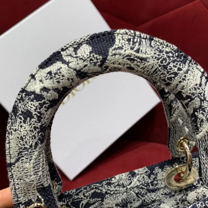 ML32 High Quality Bags - Image 8