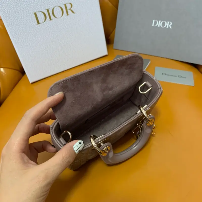 ML23 4 High Quality Bags - Image 7