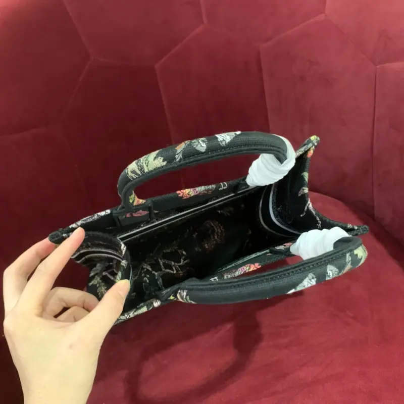 ML192 4 High Quality Bags - Image 7