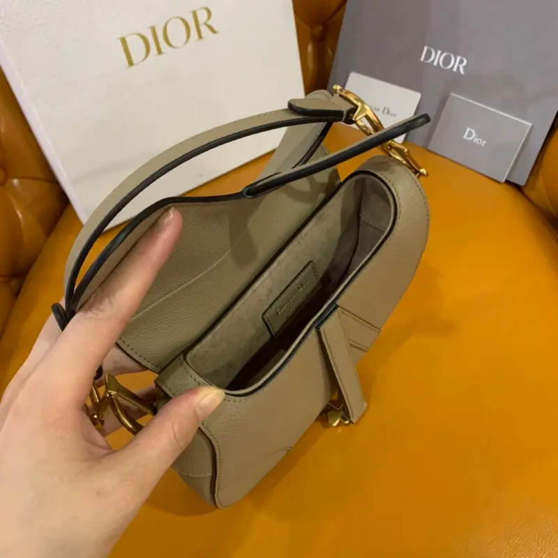 ML62 1 High Quality Bags - Image 7