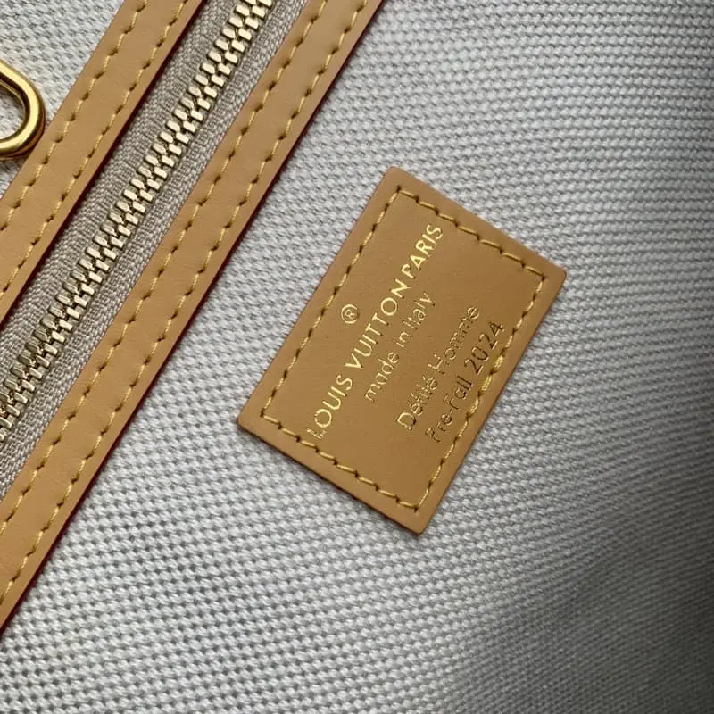 N40702 HH106 43x34x17.5cm High Quality Bags - Image 8