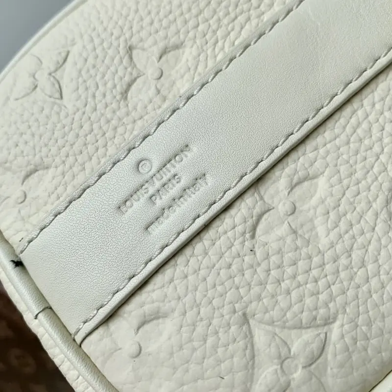M24434 White HH86 25x15x11cm High Quality Bags - Image 9