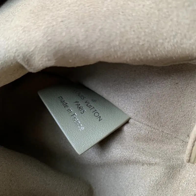 M25445 Dark Green 23x12x4cm High Quality Bags - Image 8