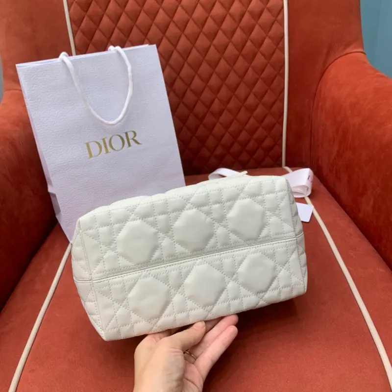 ML176 4 High Quality Bags - Image 6