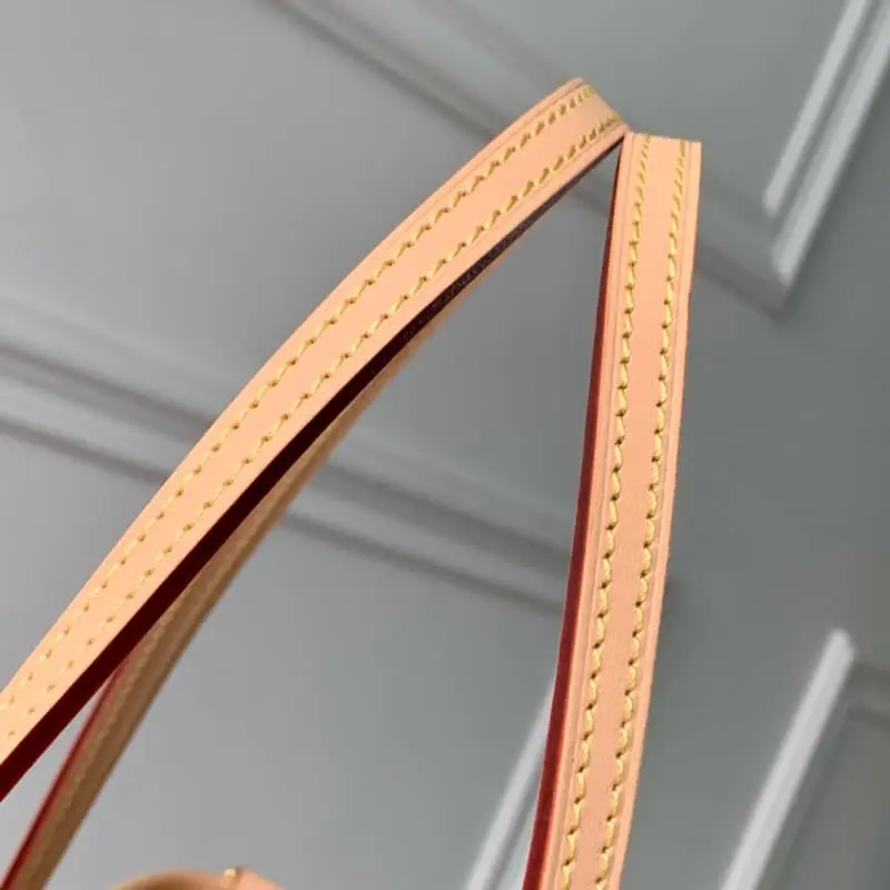 M11947 28x14x31cm High Quality Bags - Image 13