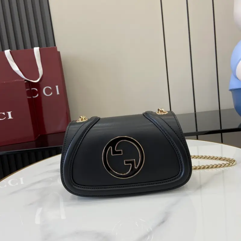 815711 CM 6 High-Quality Bags