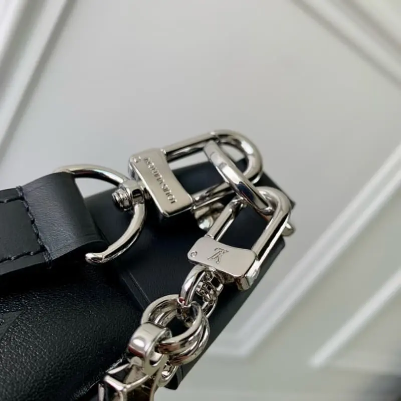 M47066 44x32x23cm High Quality Bags - Image 7