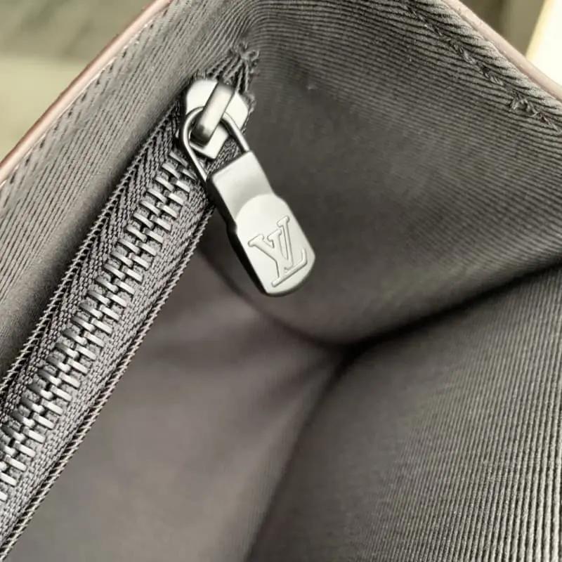 M83613 18x11x6.5cm High Quality Bags - Image 7