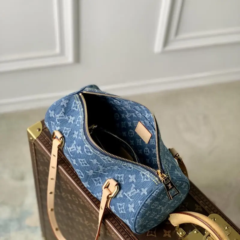 M46830 27x11x13cm High Quality Bags - Image 6