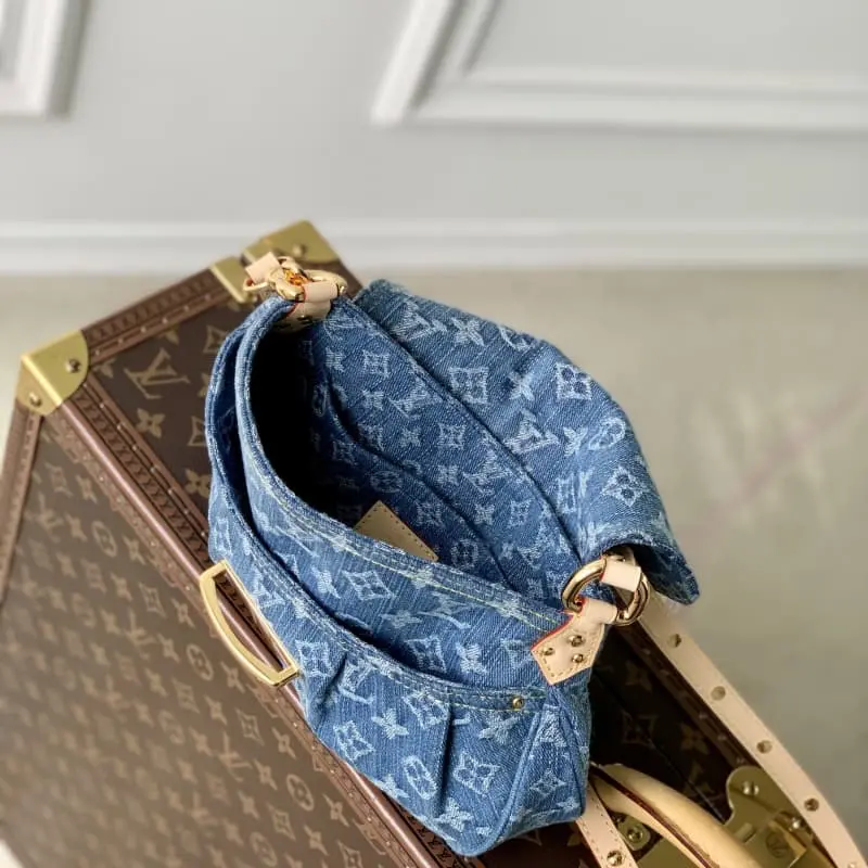 M46829 27x18x3cm High Quality Bags - Image 7