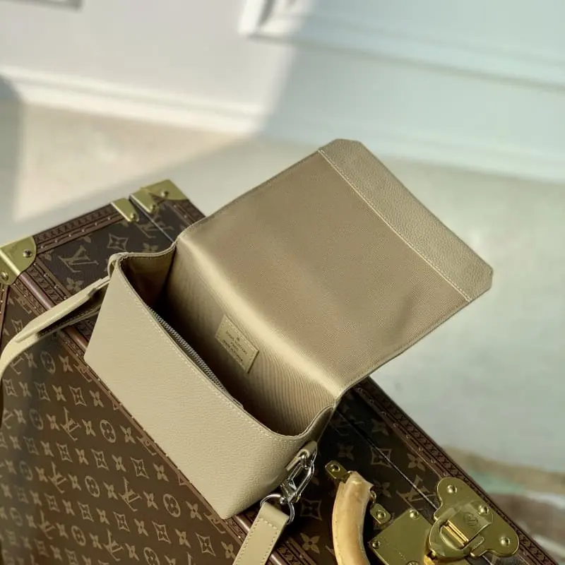 M82804 S1 17.3x12x7cm High Quality Bags - Image 7