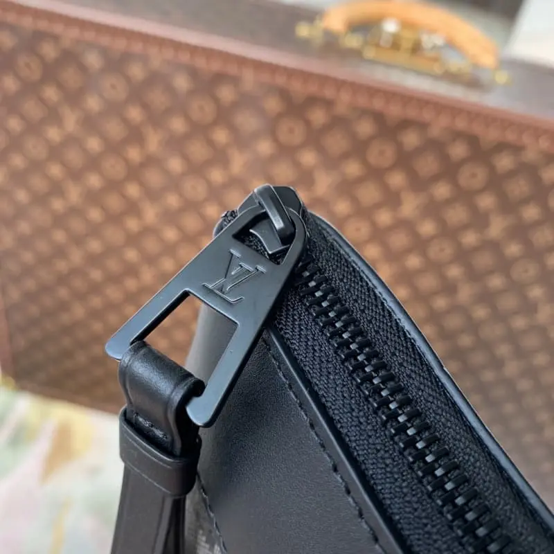 M82543 Black 32x21x8cm High Quality Bags - Image 7