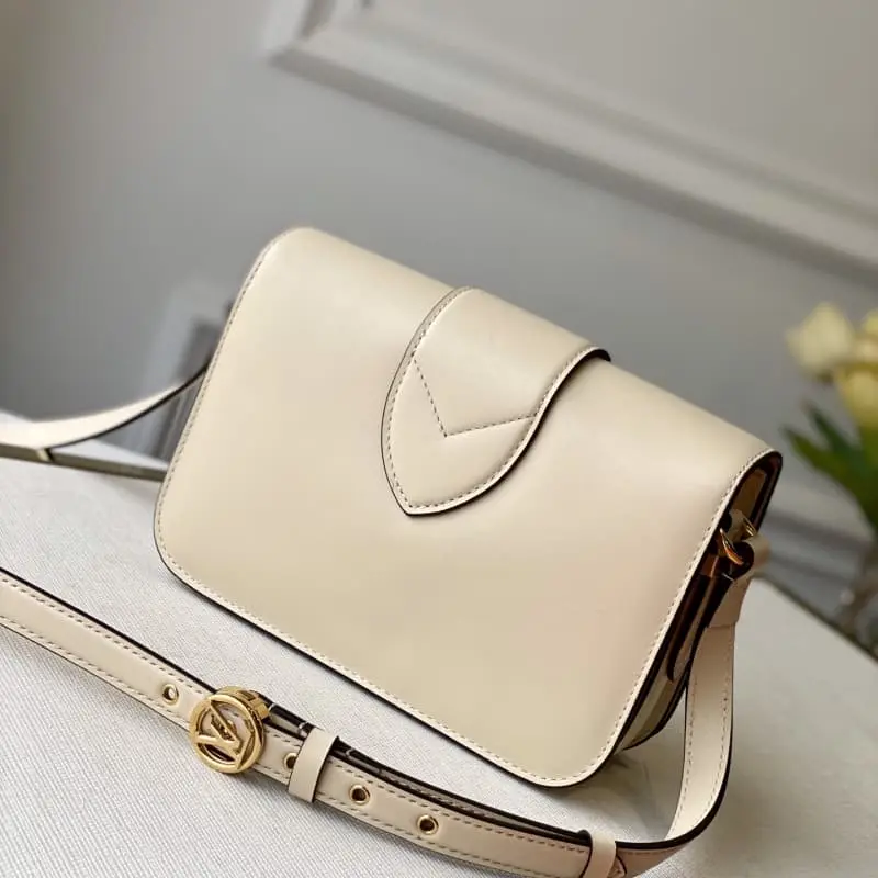 M55950 23x15x8cm High Quality Bags - Image 7