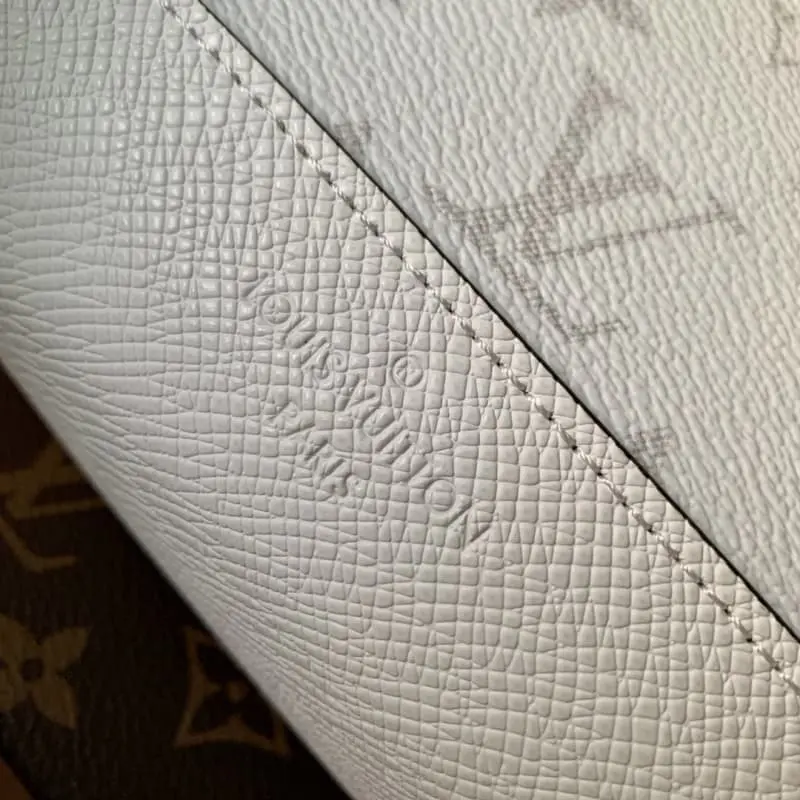 M30936 White Flower 20x42x6cm High Quality Bags - Image 7