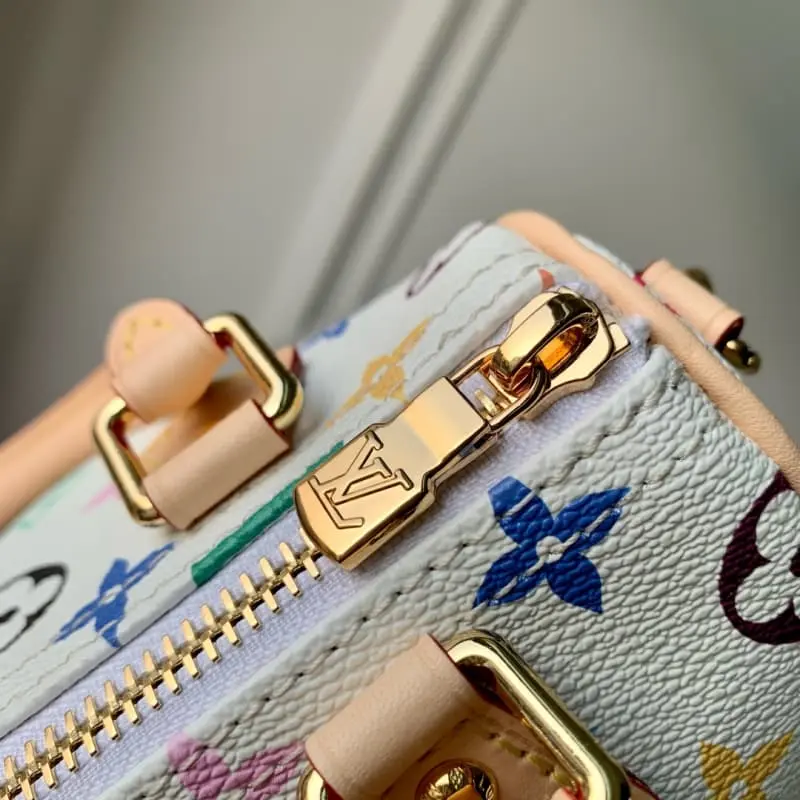 M13391 10x7.5x16cm High Quality Bags - Image 8