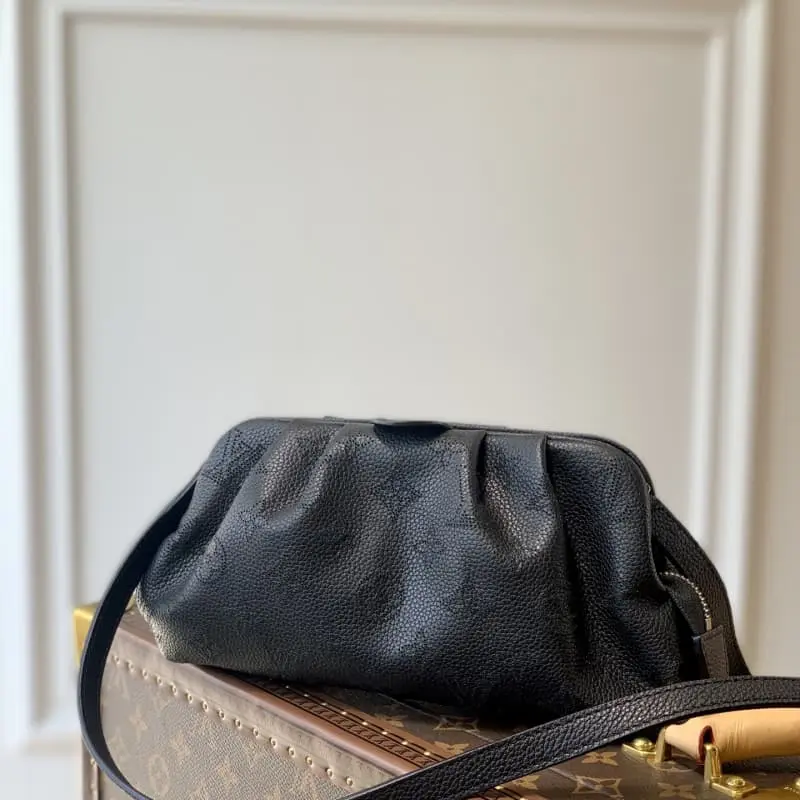 M80093 23x12.5x5cm High Quality Bags - Image 6