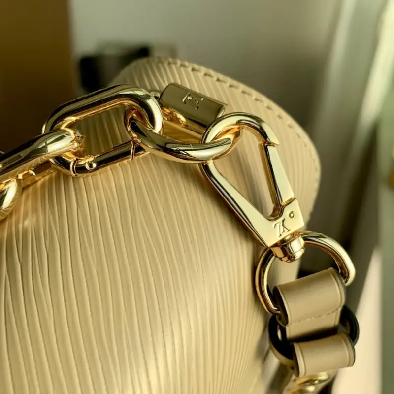 M59033 S1 23x17x9.5cm High Quality Bags - Image 7