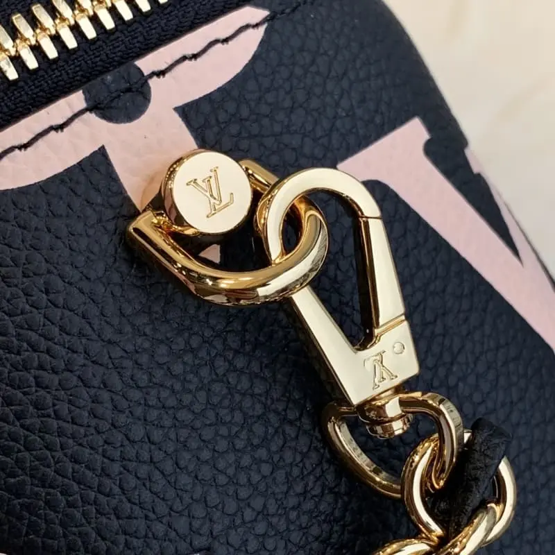 M45780 19x13x11cm High Quality Bags - Image 6