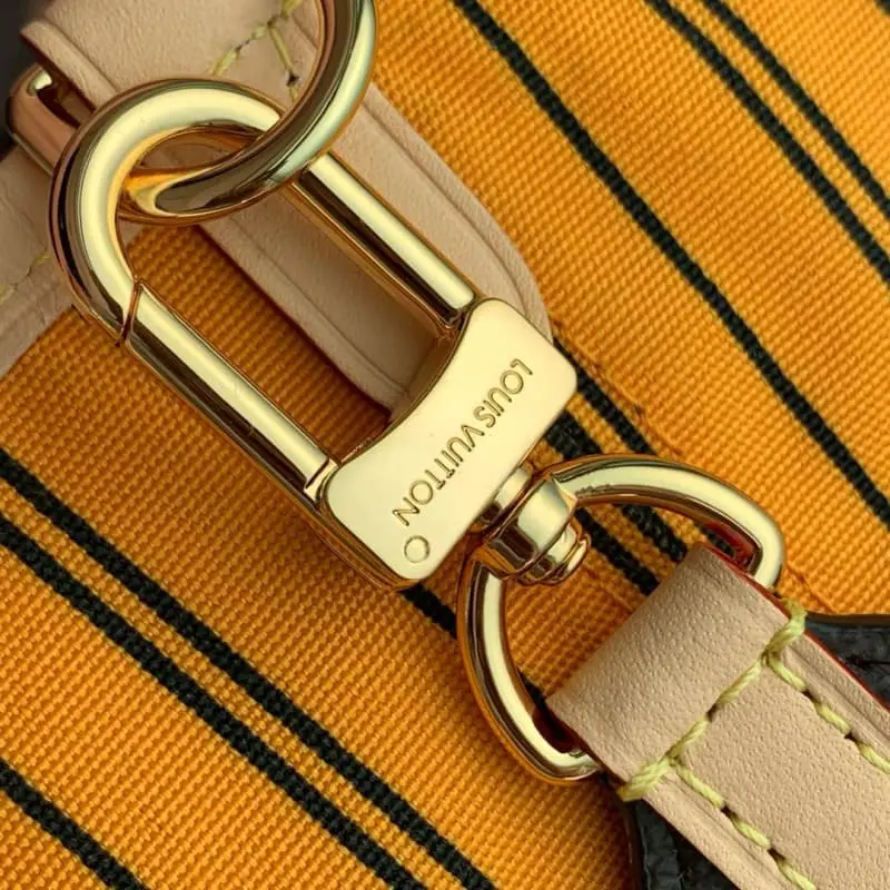 M11947 28x14x31cm High Quality Bags - Image 8