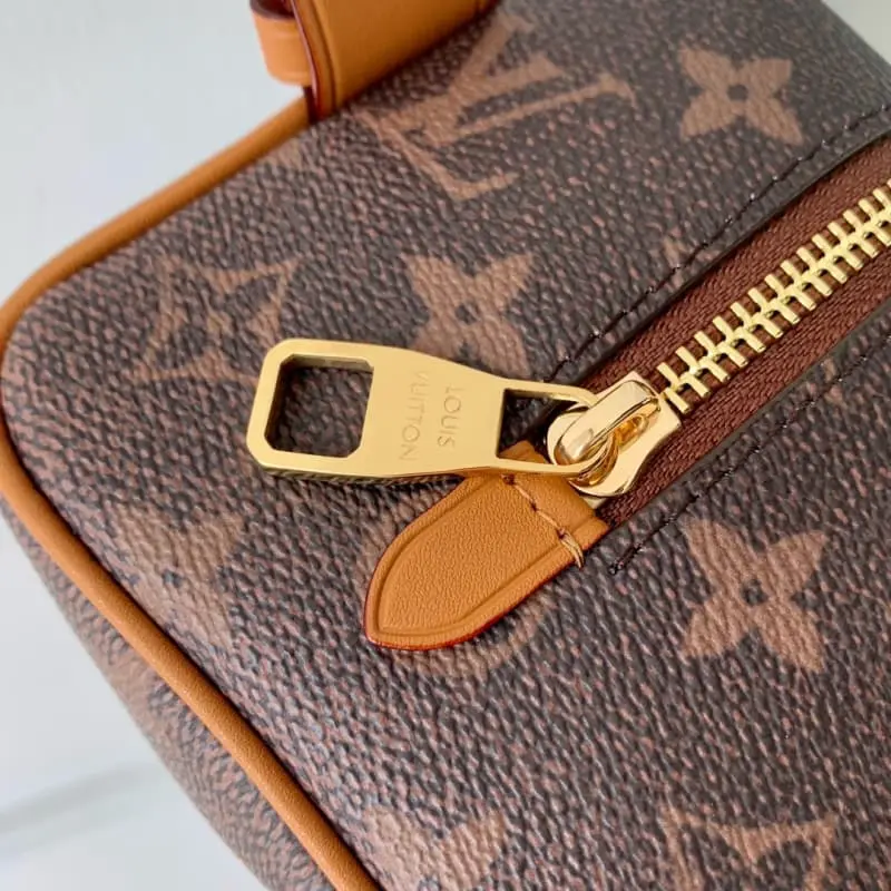 M11765 23x13x12cm High Quality Bags - Image 7