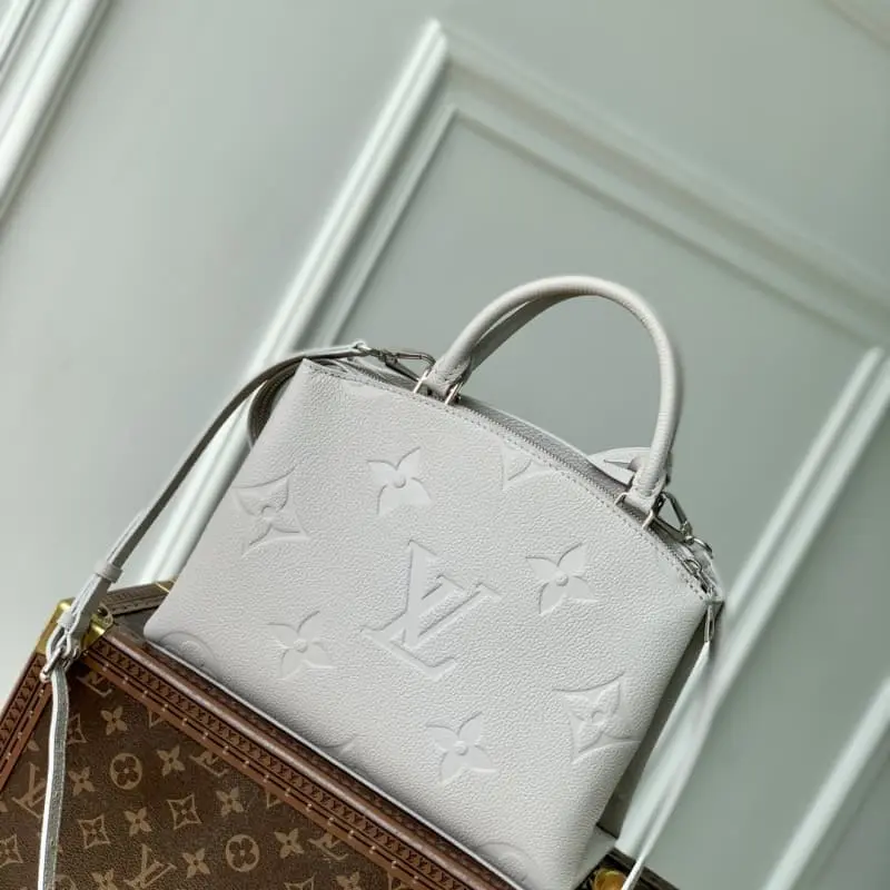 M13803 18x12.5x29cm High Quality Bags - Image 7