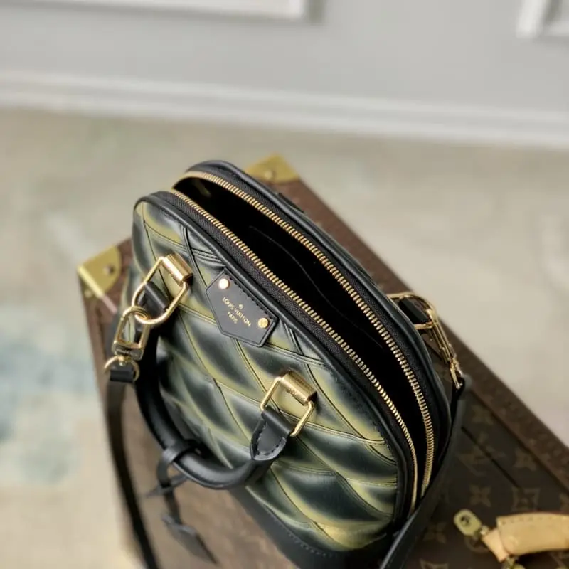 M23666 S3 23.5x17.5x11.5cm High Quality Bags - Image 7