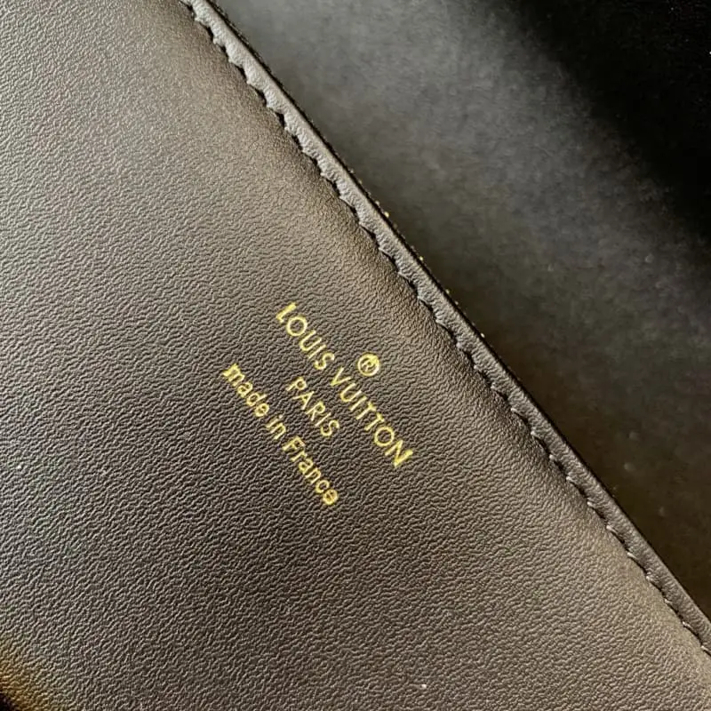 M20393 24x15x6cm High Quality Bags - Image 7