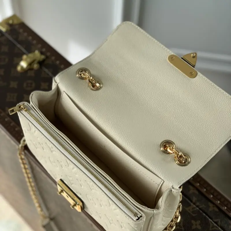 M46200 24.5x15x6.5cm High Quality Bags - Image 7