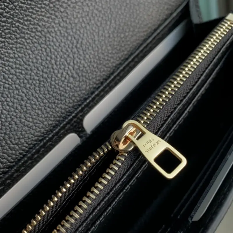 M82257 Black 19x10.5x2cm High Quality Bags - Image 7