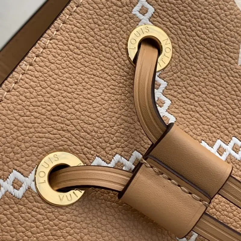 M46029 26x26x17.5cm High Quality Bags - Image 6