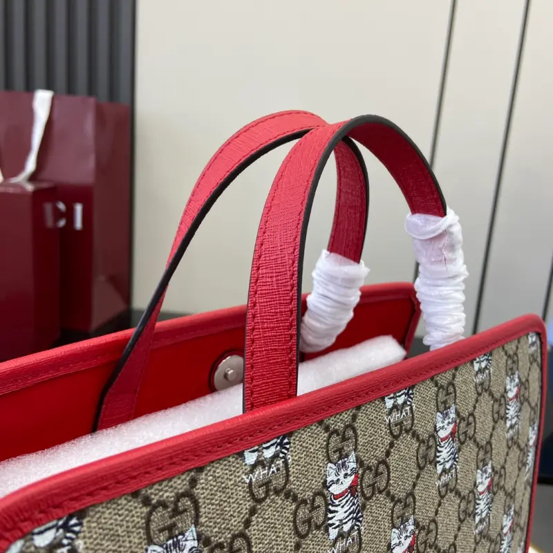 605614 CM 1 High-Quality Bags - Image 7