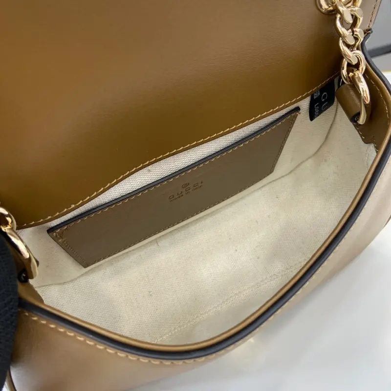 815711 CM 4 High-Quality Bags - Image 9