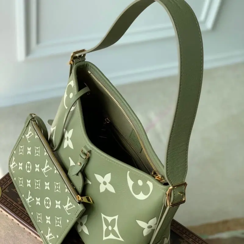 M46672 29.5x24x12cm High Quality Bags - Image 7