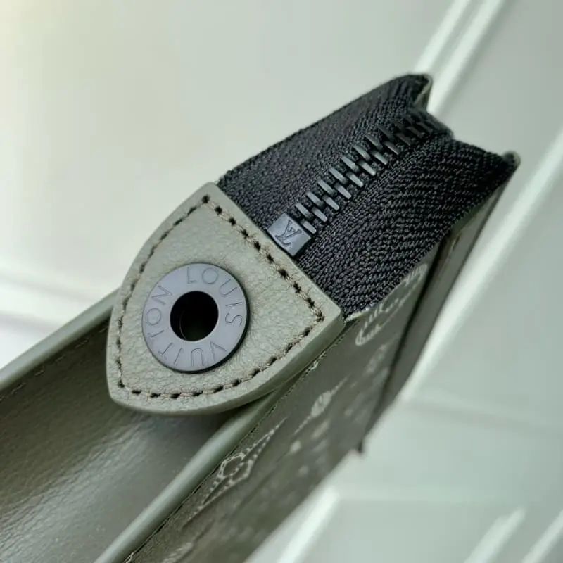 M61692 Elegant Green 26x20cm High Quality Bags - Image 7