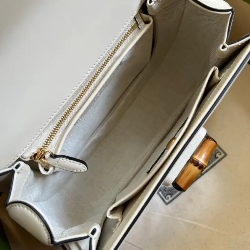 675797 CM 10 High-Quality Bags - Image 7