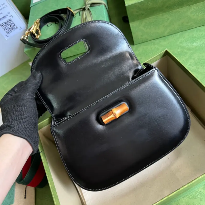 675797 CM 15 High-Quality Bags - Image 7