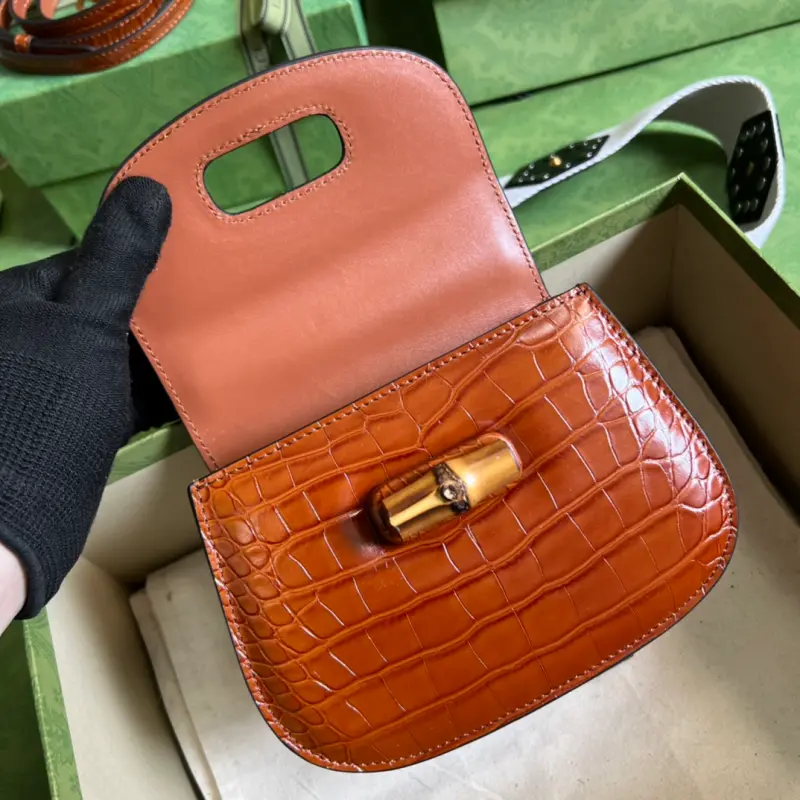 686864 CM 2 High-Quality Bags - Image 7