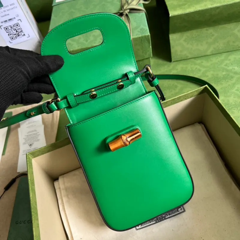 702106 CM 4 High-Quality Bags - Image 7