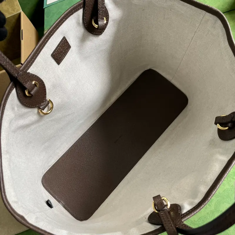 739730 CM 2 High-Quality Bags - Image 7