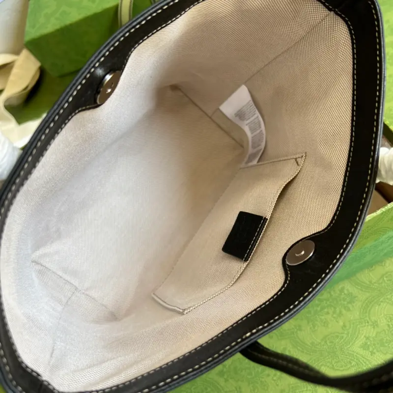 410812 CM 24 High-Quality Bags - Image 7