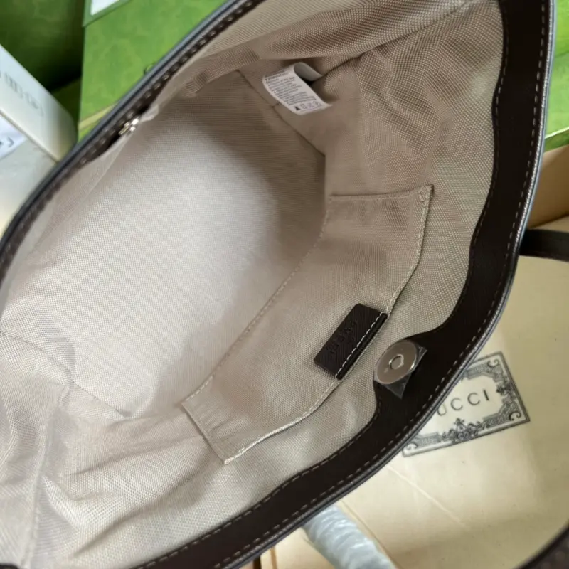 410812 CM 27 High-Quality Bags - Image 7