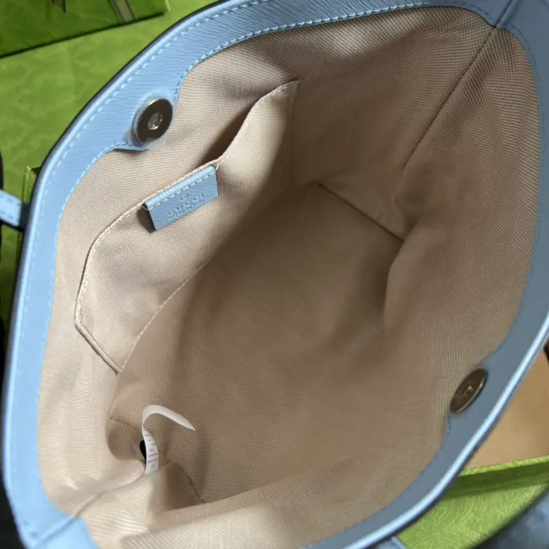 410812 CM 31 High-Quality Bags - Image 7