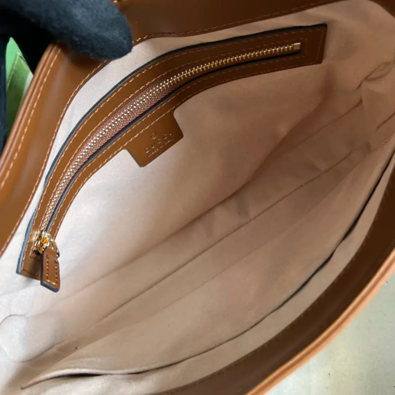 636709 CM 6 High-Quality Bags - Image 7