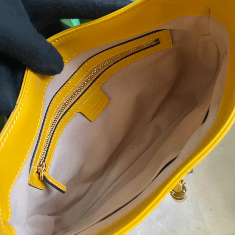 636709 CM 8 High-Quality Bags - Image 7