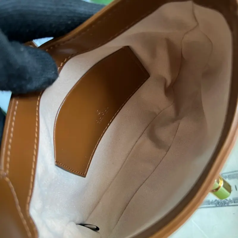 637091 CM 6 High-Quality Bags - Image 7